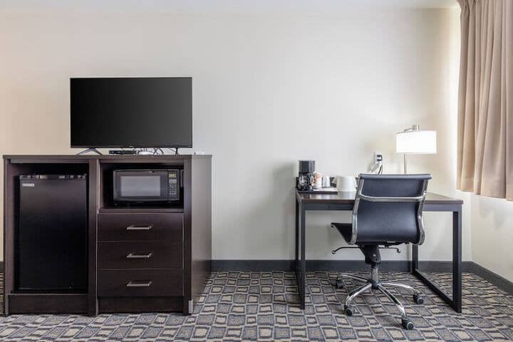 Room 11 of 36