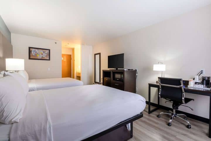 Room 21 of 36